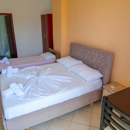 Hotel Ilias House Ksamil Exterior foto