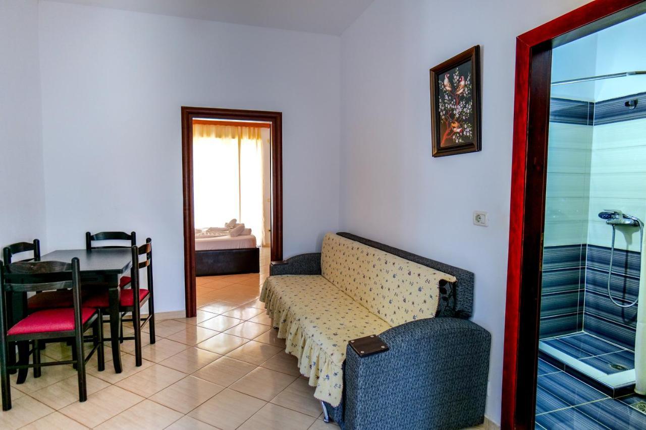 Hotel Ilias House Ksamil Exterior foto