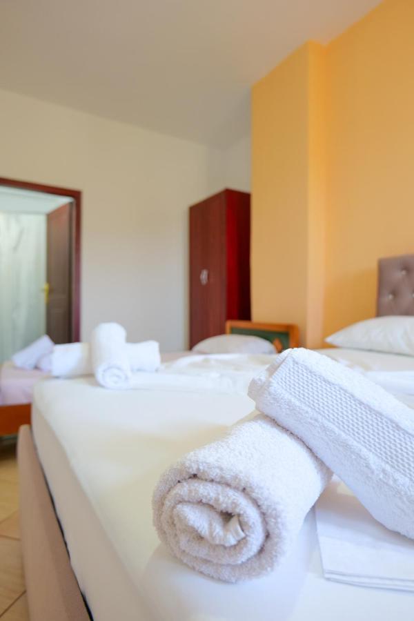 Hotel Ilias House Ksamil Exterior foto