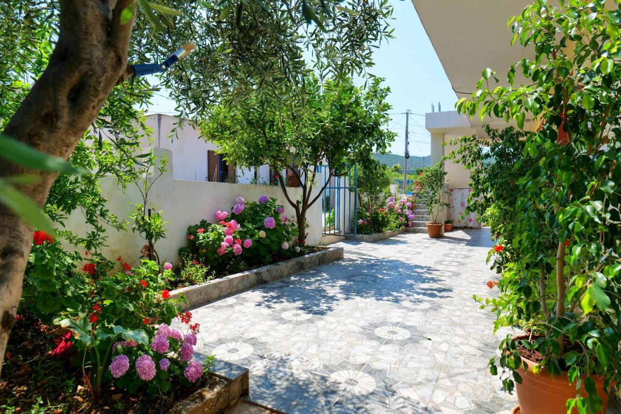 Hotel Ilias House Ksamil Exterior foto